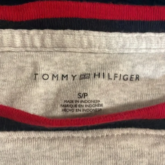 Tommy Hilfiger t shirt - Picture 3 of 6
